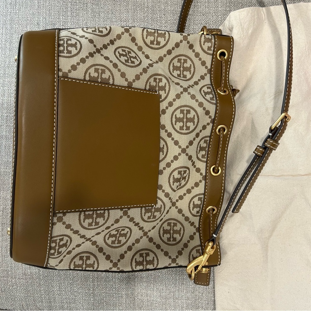 Tory Burch T Monogram Jacquard Bucket Bag brown with duster bag, NWOT - Picture 4 of 5